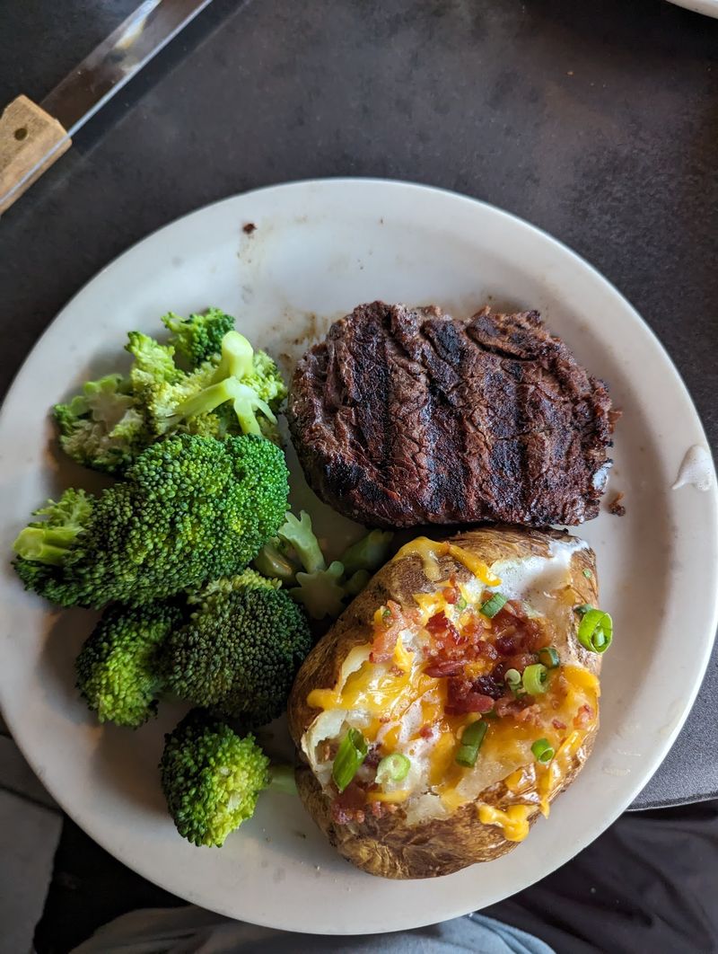 12 Kentucky Restaurants Serving Portions So Big You'll Need A To-Go Box - Decor Hint Rafferty's Restaurant & Bar
