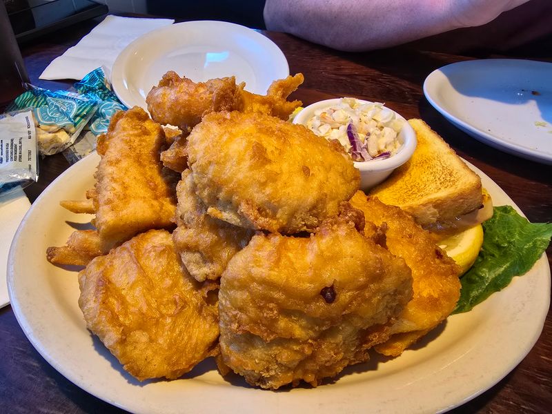 Captain's Choice Fish House, North Bend