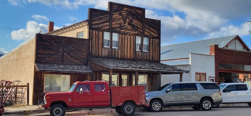 Harrison, Longhorn Saloon & Grill