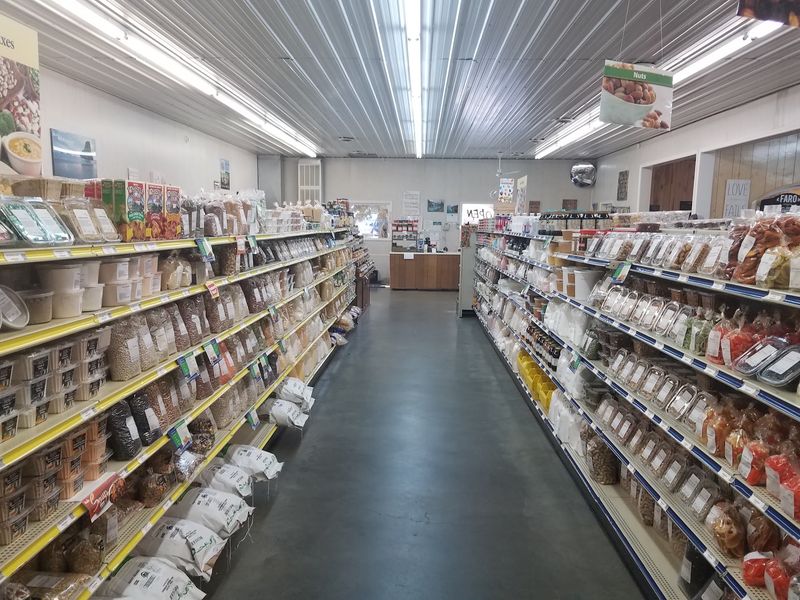 These 9 Kentucky Amish And Mennonite Markets Make Homemade Food Worth The Road Trip - Decor Hint Country Pantry, Guthrie