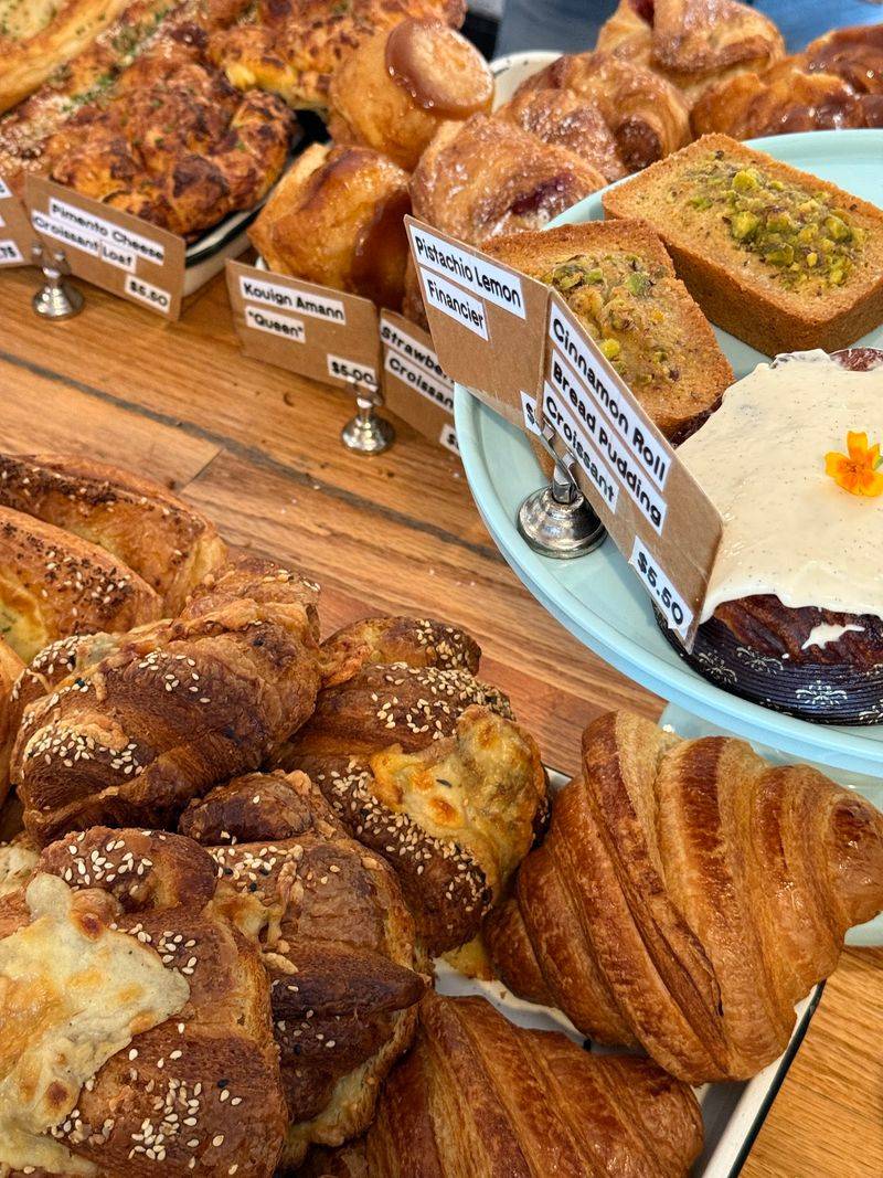 10 Florida Bakeries And Cafés Where Pastries And European-Inspired Treats Still Take The Spotlight - Decor Hint Buttermilk Bakery, Winter Park