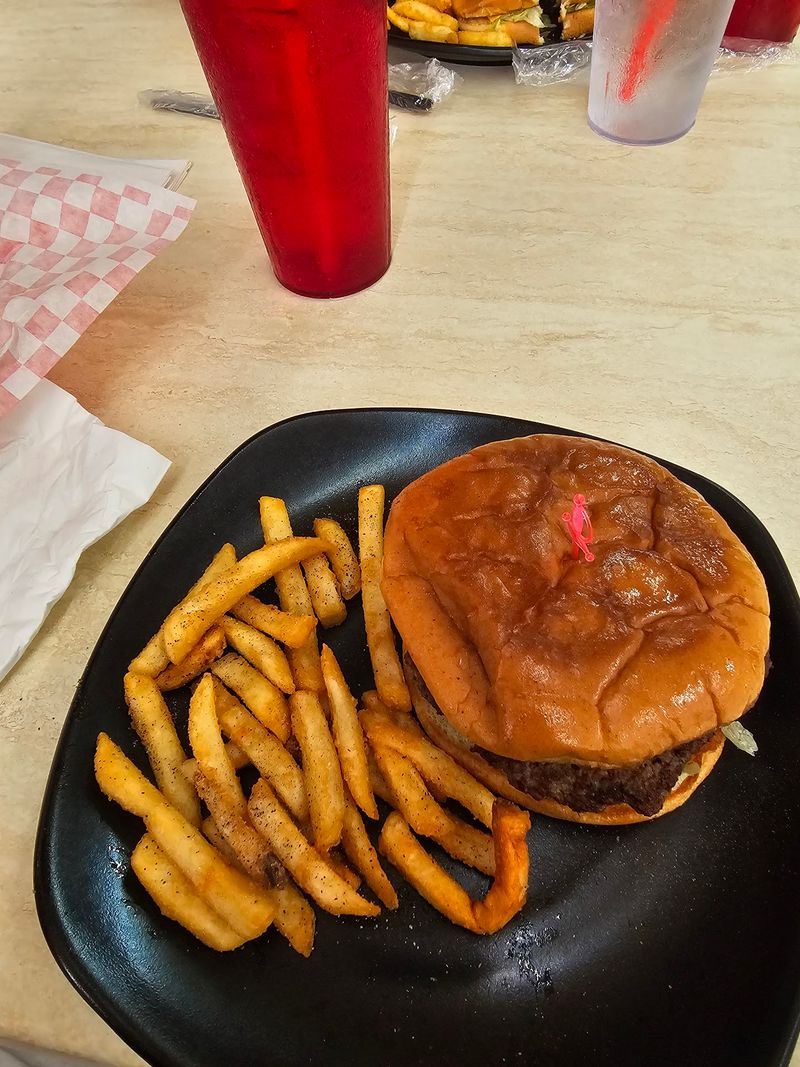 Burger Warehouse, Tyler