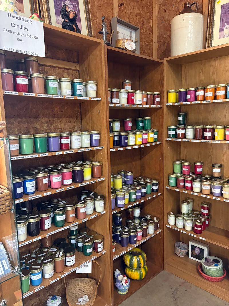 Dixie Delight Candles And Country Produce Store, Hiram