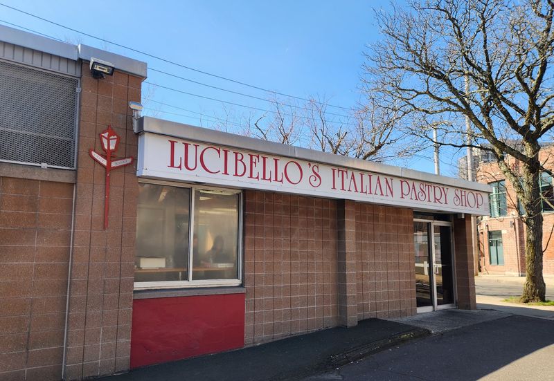 Lucibello's Italian Pastry Shop, New Haven