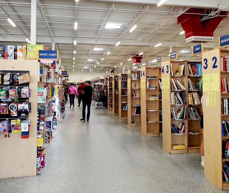 This North Carolina Used-Book Paradise Is So Loved People Drove Nearly 570 Miles For It - Decor Hint Look Beyond Books For Records Games Movies And Collectibles