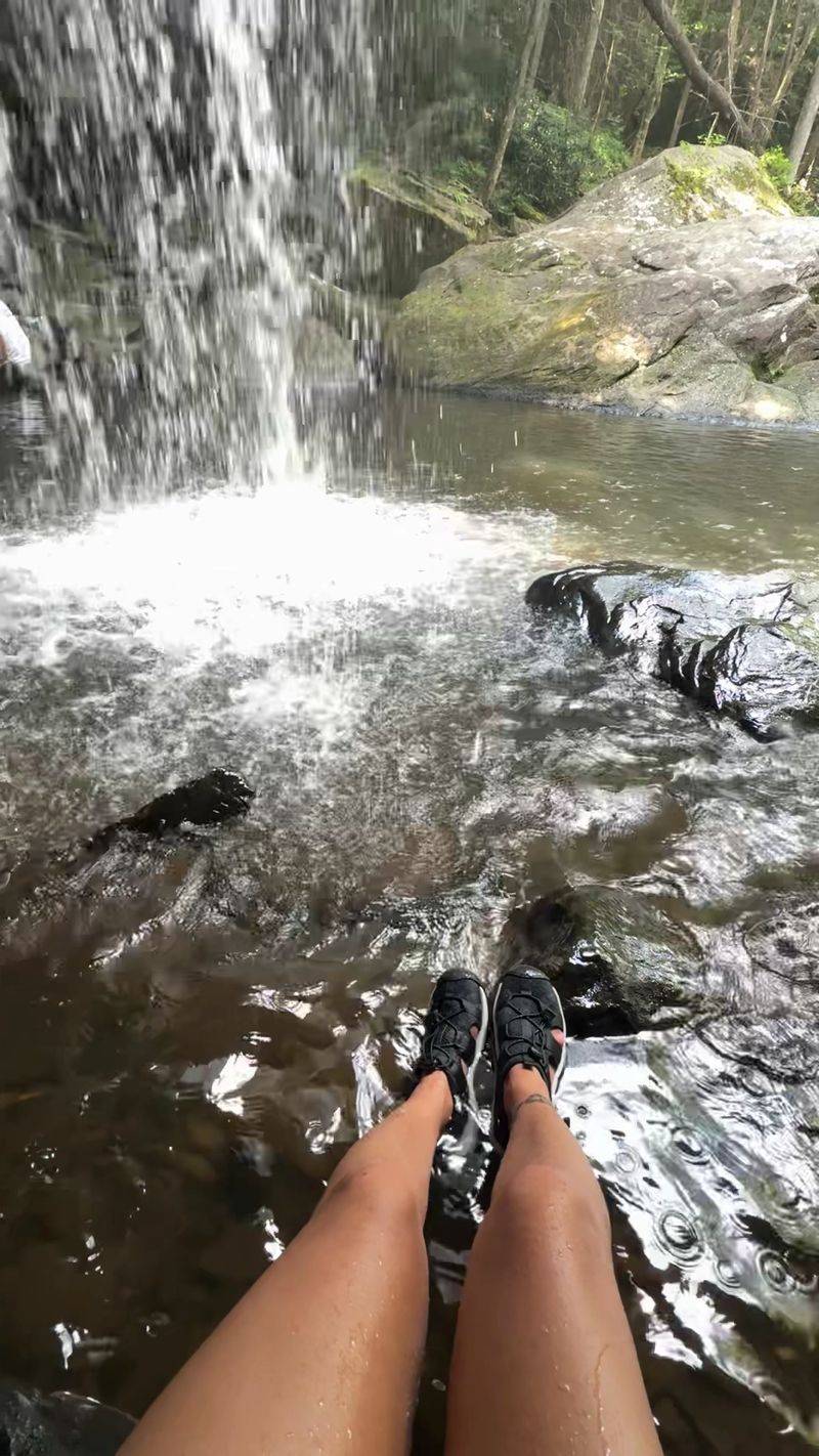 One Kentucky Waterfall Has A Frightening Name And An Ideal Swimming Hole - Decor Hint The Swimming Hole That Steals The Show