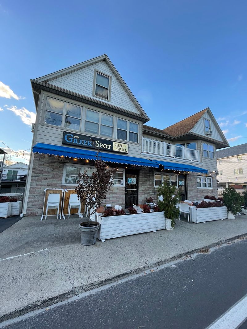 These 13 Milford Restaurants Are The Top Spots To Dine In This Picturesque Connecticut Coastal Town - Decor Hint The Greek Spot Cafe & Grill, Milford