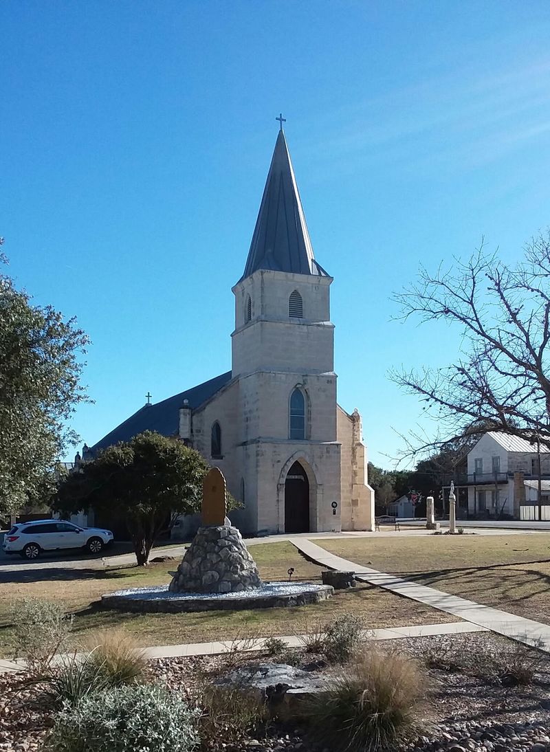 10 Cool Places To Visit In Texas That Feel Like A Quick Trip To Another Country - Decor Hint Bandera, Bandera County
