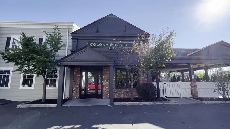 These 13 Milford Restaurants Are The Top Spots To Dine In This Picturesque Connecticut Coastal Town - Decor Hint Colony Grill, Milford