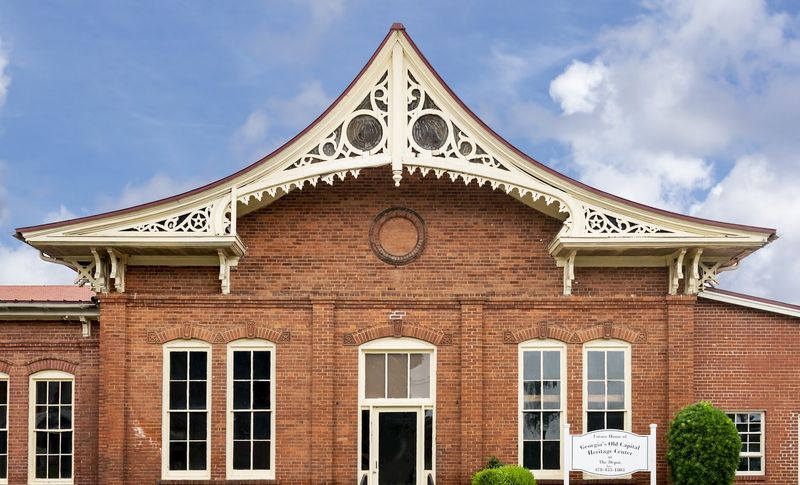 9 Creepy Attractions In Georgia That Visitors Rarely Discover - Decor Hint Central State Hospital Museum, Milledgeville