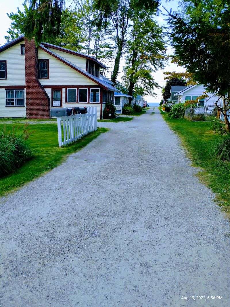 The Ohio Lake Town That Residents Say Has Been Overtaken By Summer Tourists - Decor Hint Covered Bridges And Country Roads Ahead