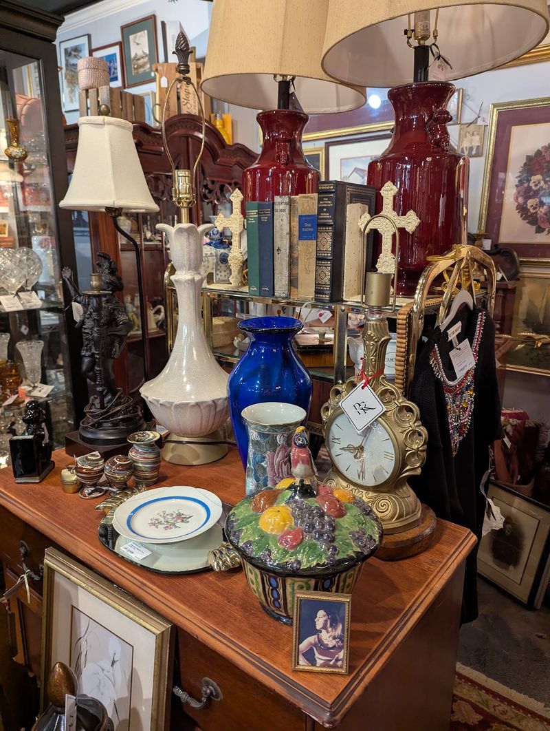 This Florida Market Is Packed With Handmade Treasures You Won't See Elsewhere - Decor Hint Booths Full Of One-Offs