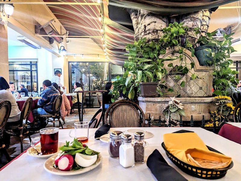 Raffi's Place In Glendale, Kebab Plates Built For Groups