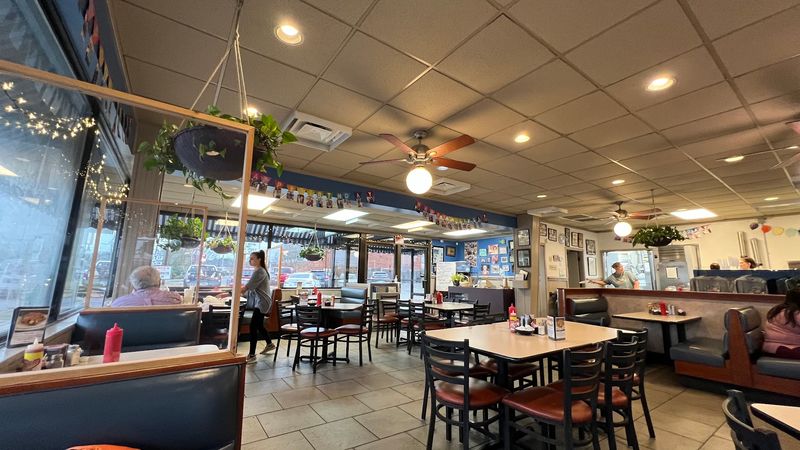 These 9 North Carolina Breakfast Joints Where The Portions Are Almost Too Big To Finish - Decor Hint Jimbo's Breakfast & Lunch, Wilmington
