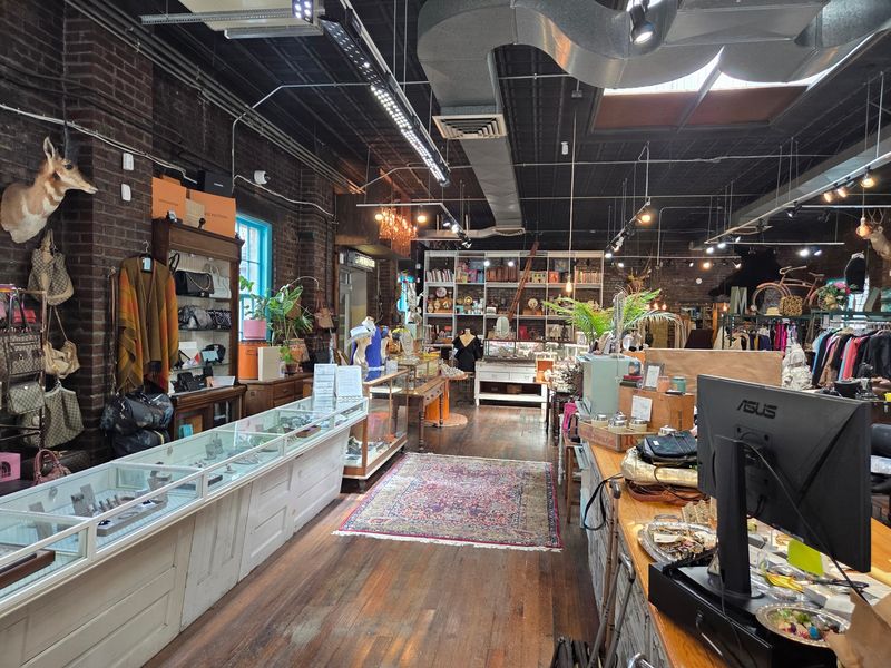 Vintage Jewelry Is One Of The Biggest Reasons To Browse