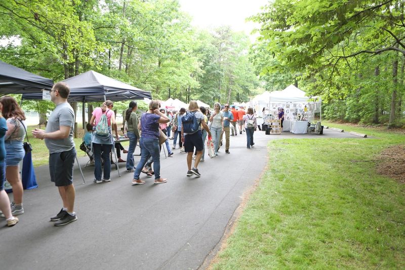 This North Carolina Festival Is Turning 50 With More Than 250 Artists This Weekend - Decor Hint Grab Something From More Than 25 Food Vendors During The Day
