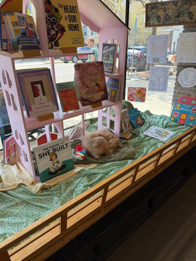 Discover Priceless Literary Finds At This Little-Known Minnesota Bookstore - Decor Hint Awards And Well-Earned Praise