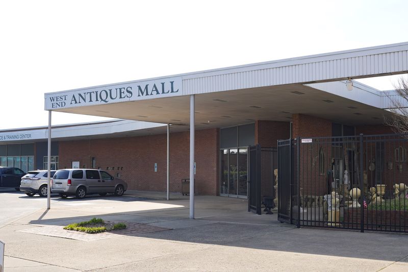 West End Antiques Mall, Richmond