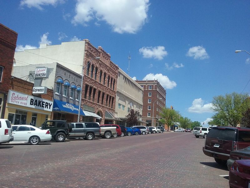 McCook, Twenty Houses On The Market, Tops