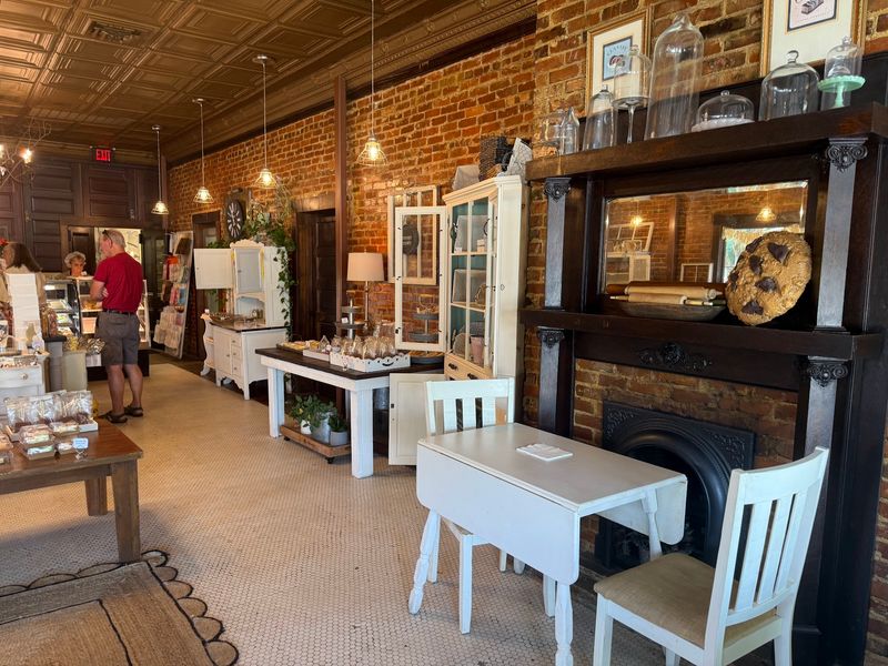 Mel's Sweet Treats, Decatur