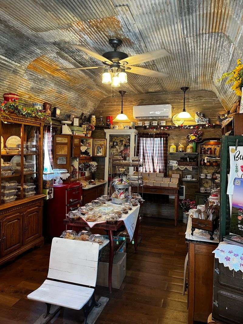 Adeline's Bakery, Burr