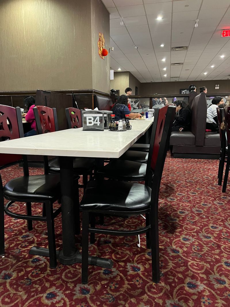 Roomy Tables For Families And Groups