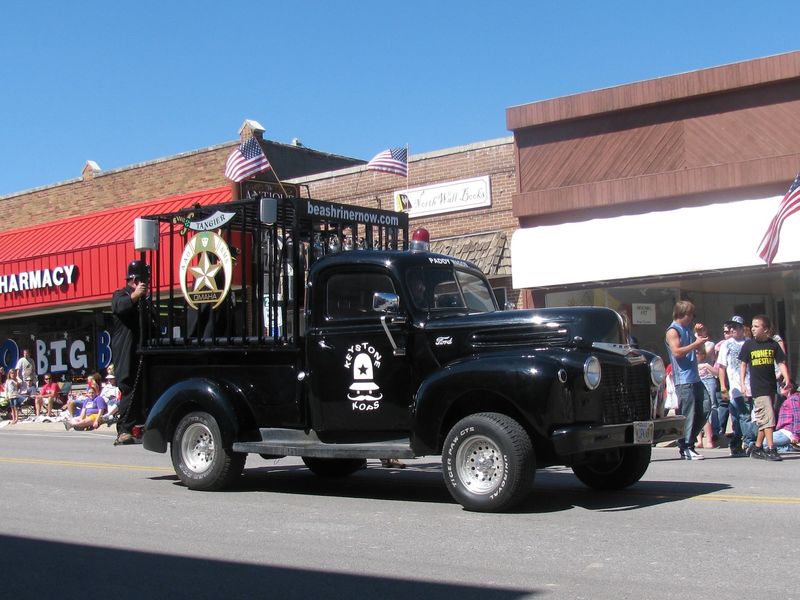 See Downtown Nebraska City Shift Into Full Fall-Festival Mode