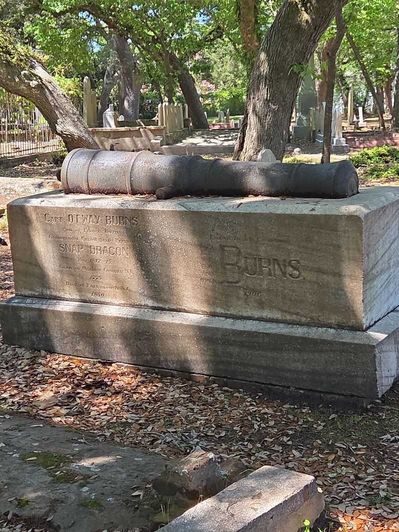 This 300-Year-Old North Carolina Cemetery Is Filled With Graves And Legends You Would Never Expect - Decor Hint Look For Captain Otway Burns Among The Cemetery's Best-Known Burials