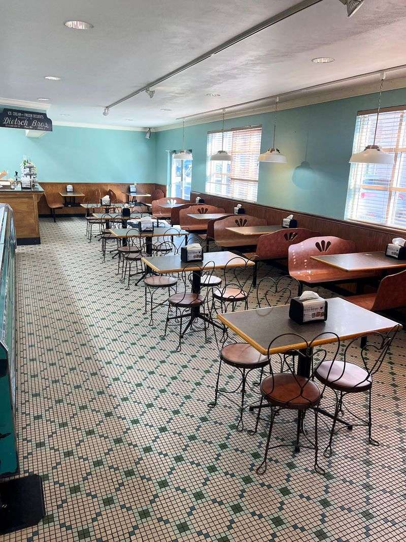 Started By Four Brothers In 1937, This Ohio Bakery Became An Ice Cream Favorite - Decor Hint National Praise, Small Town Heart