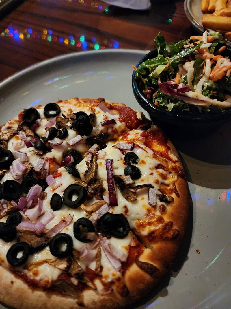 10 Upscale Lincoln, Nebraska Restaurants Where Diners Say The Splurge Is Worth It - Decor Hint Salty's Lodge