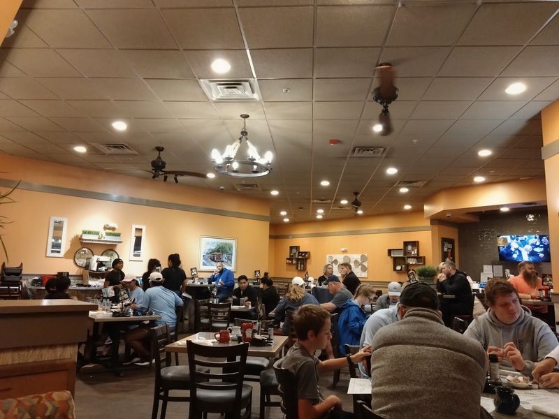 Another Broken Egg Cafe, Pooler