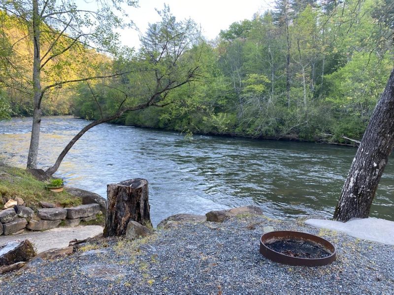 This Georgia Campground Sits Along The Toccoa River With Tubing, Camping, And Mountain Views - Decor Hint RV Sites With Full Hookups And Creekside Spots