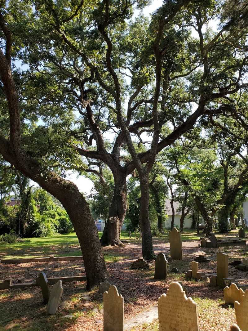 This 300-Year-Old North Carolina Cemetery Is Filled With Graves And Legends You Would Never Expect - Decor Hint Listen For The Maritime Legends That Have Surrounded These Graves For Generations