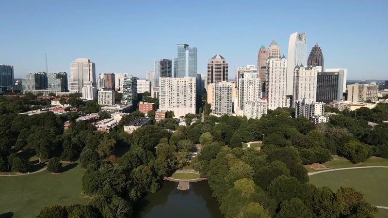 Skyline Views And Lake Clara Meer Nearby