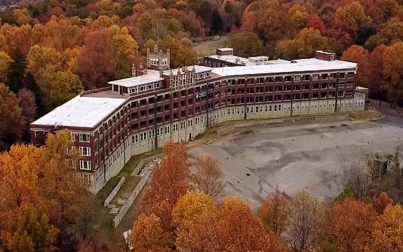 For $22, You Can Join A Real Paranormal Investigation At This Abandoned Kentucky Hospital - Decor Hint The Sanatorium Itself