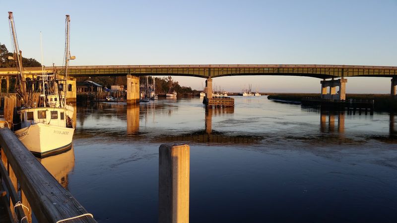 This Gorgeous Georgia Coastal Town Might Just Be The Most Beautiful Small Town On The Coast - Decor Hint A Ferry Ride To Sapelo Island Changes The Pace