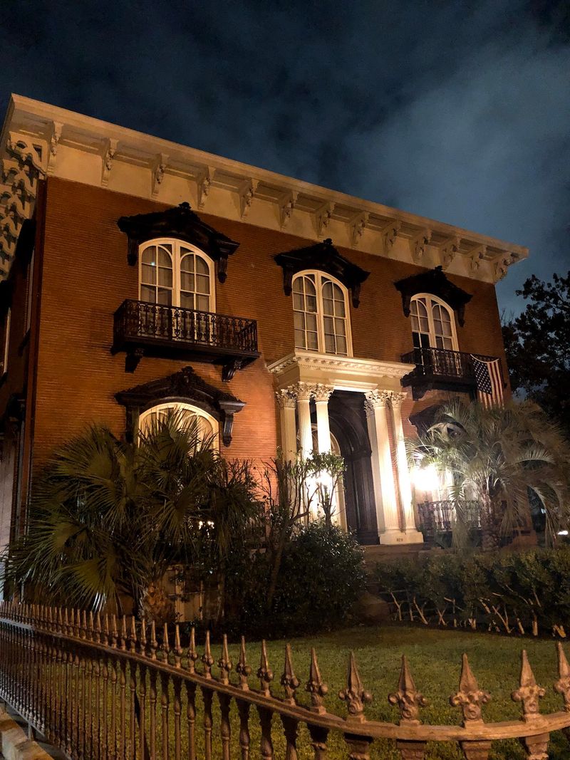 9 Creepy Attractions In Georgia That Visitors Rarely Discover - Decor Hint Mercer Williams House Museum, Savannah