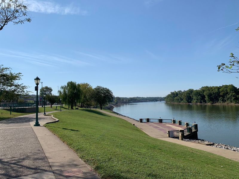 10 Tennessee Destinations Where You Can Have Fun Without Spending A Lot - Decor Hint McGregor Park & Cumberland Riverwalk, Clarksville