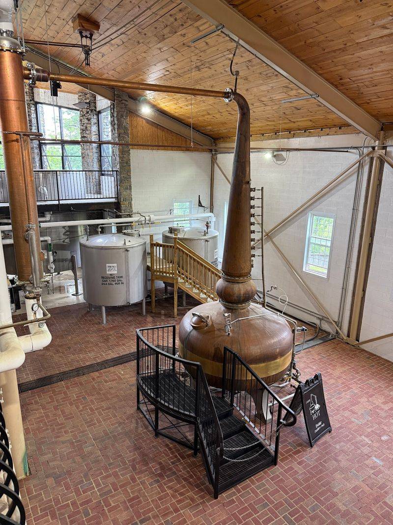 Kentucky Has Distilleries That Look Like Something Out Of A Postcard - Decor Hint Willett Distillery
