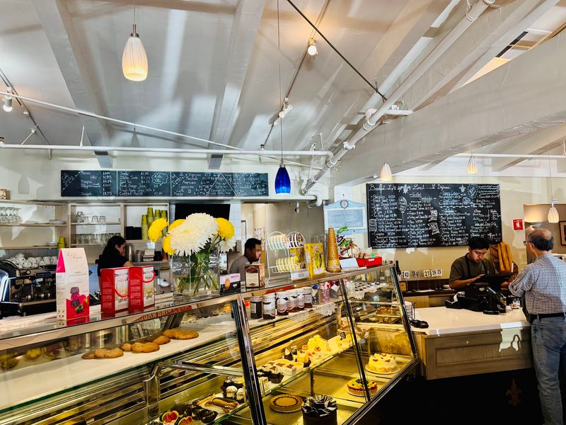 Douce France, Palo Alto