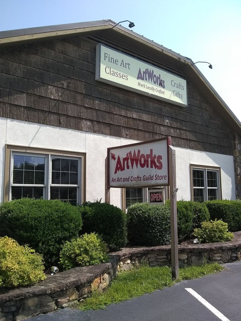 Craft Booths Where Handmade Still Rules