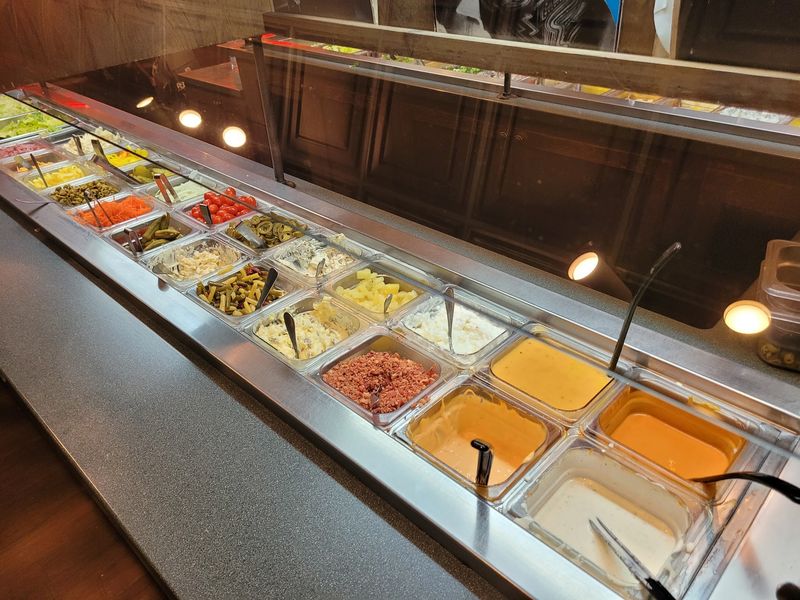This Classic Alabama Steakhouse Is Still Known For A Salad Bar Locals Love - Decor Hint Sides That Do More Than Fill Space