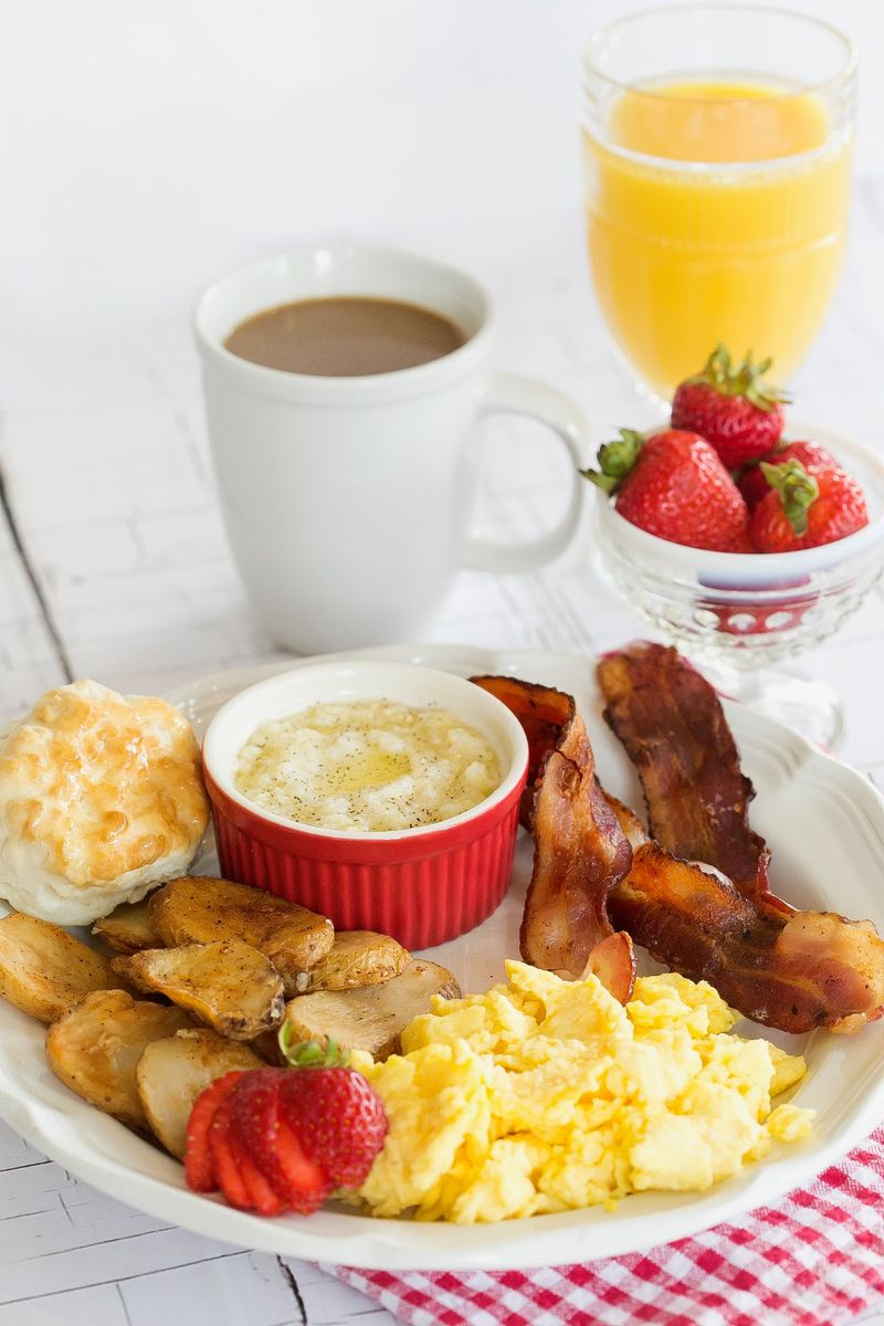Dixie Cafe And Breakfast Plates