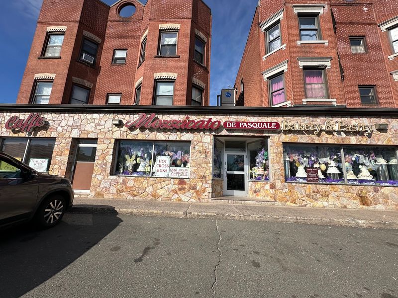 Mozzicato DePasquale Bakery & Pastry Shop, Hartford