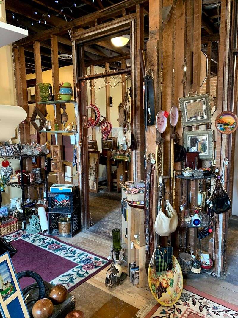 Boutiques, Books And Vinyl