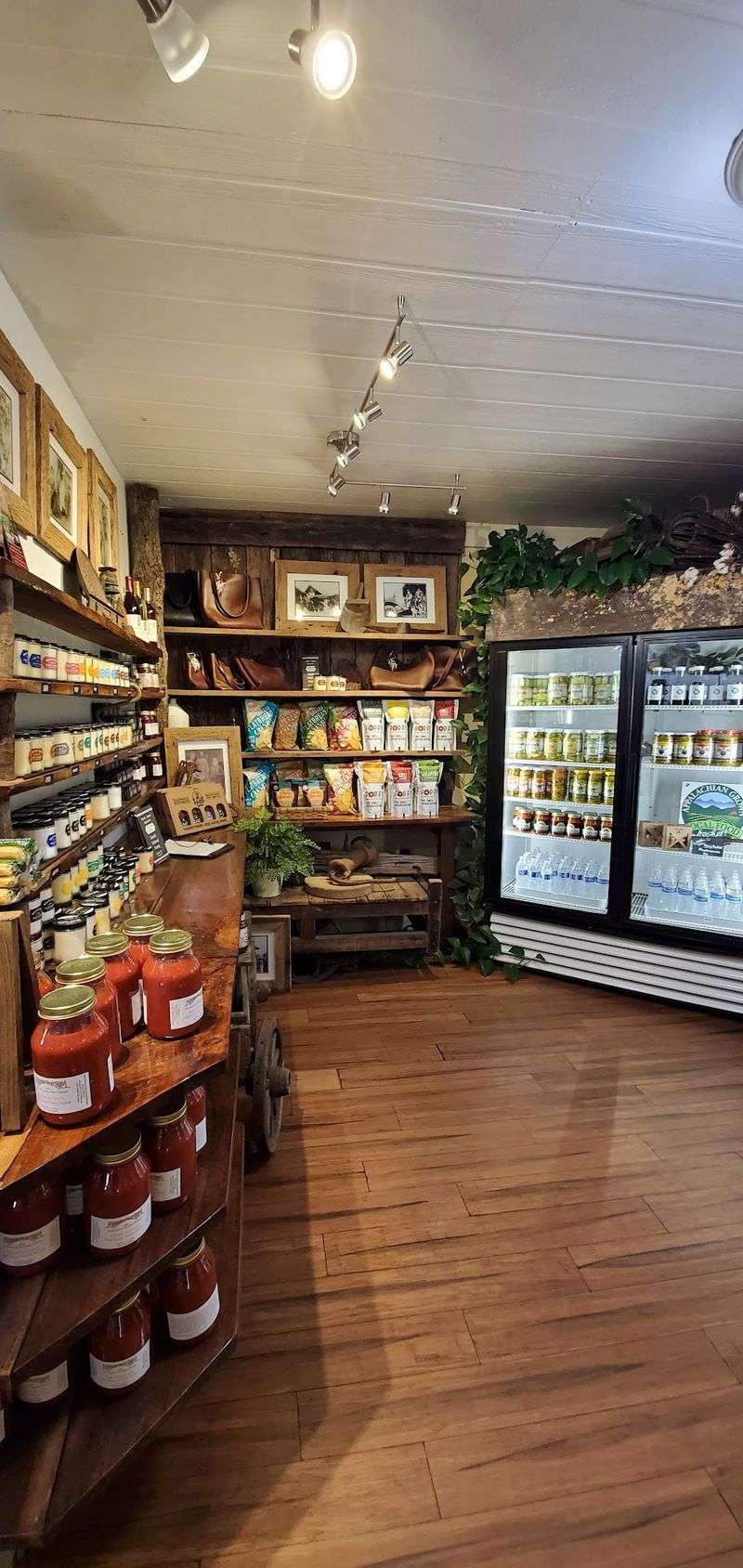 Mountain Valley Farm Store, Ellijay