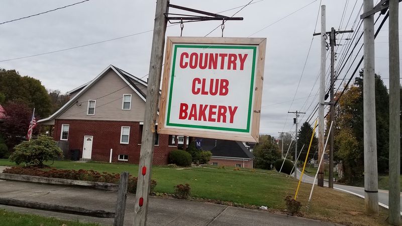 Country Club Bakery, Fairmont