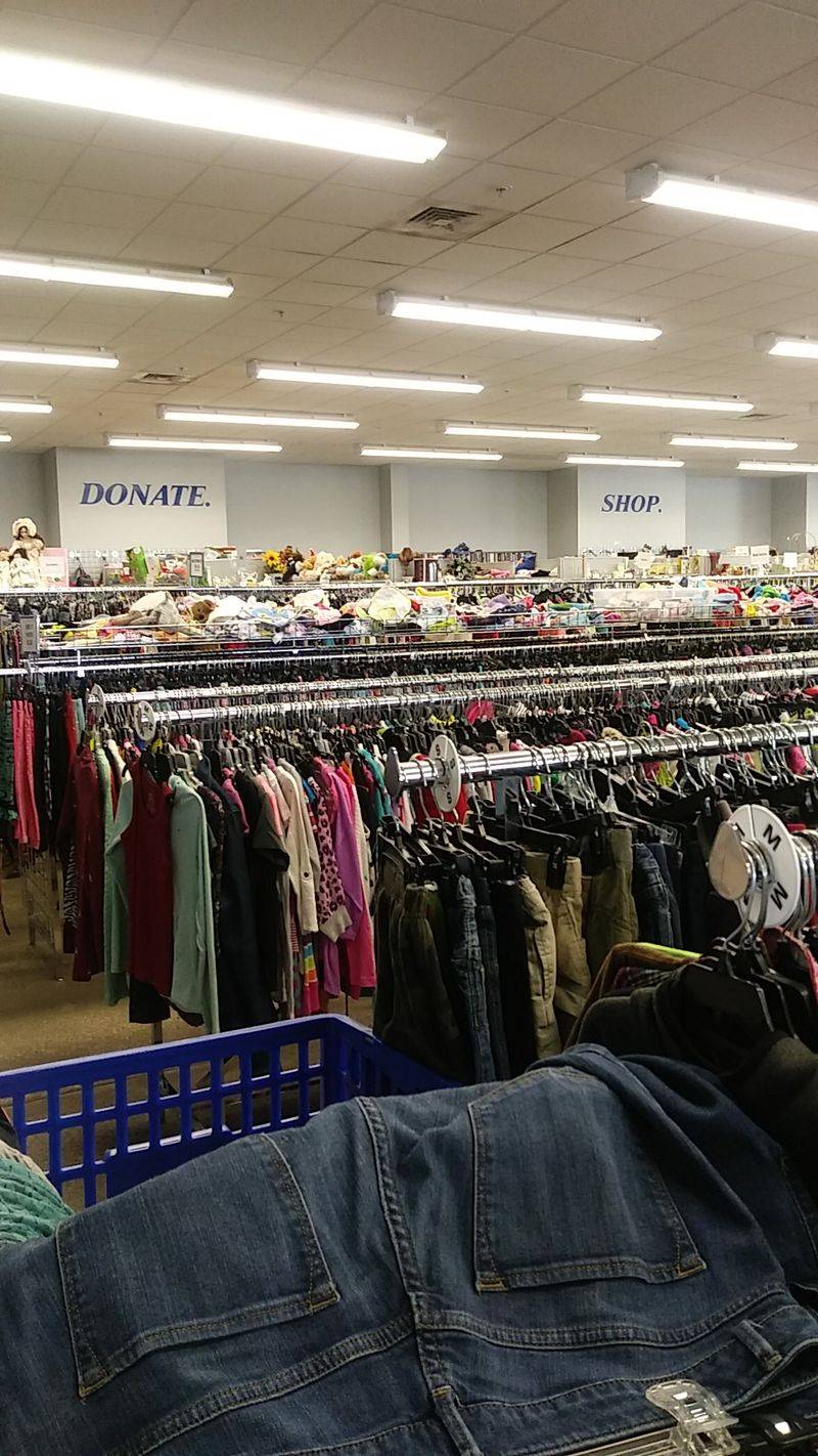 Donate Your Clutter To These 10 Kentucky Places Where It Becomes Somebody Else's Fresh Start - Decor Hint Goodwill Store & Donation Center, Owensboro