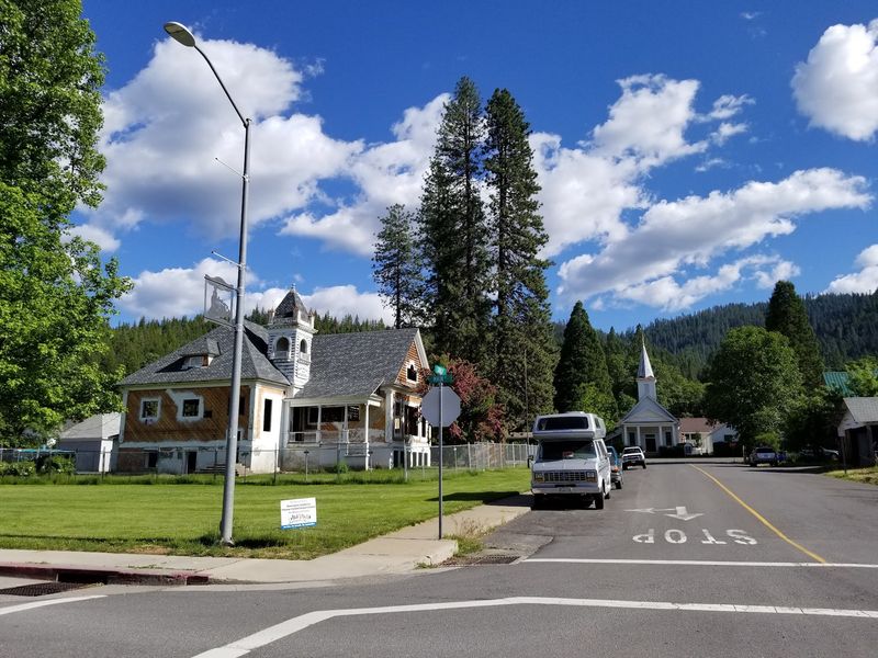 13 Quiet California Mountain Towns That Haven’t Been Spoiled By Tourists Yet - Decor Hint Quincy, Plumas County