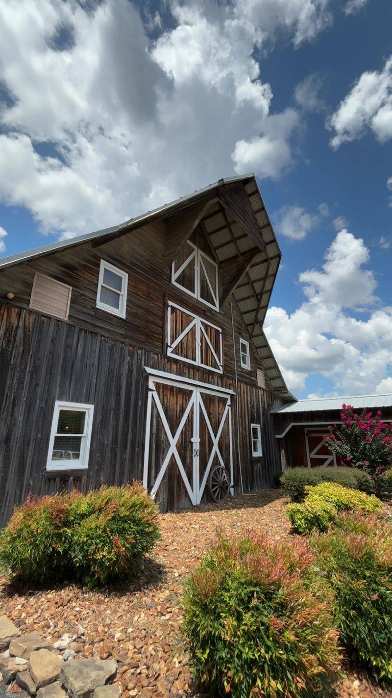Brooksie's Barn, Jackson